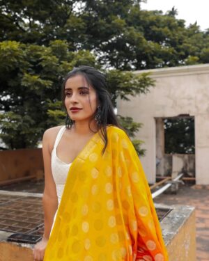 Sindhuja Hari Instagram - 🌸

Shot by @raghul_raghupathy 
Retouch @retouch_by_gokul 
Earrings @fineshinejewels 
Makeover @glambyramya 
Outfit @_gina_couture