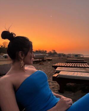 Sindhuja Hari Instagram - Chasing dreams, one sunrise at a time ✨

📸 @aadhityasivam