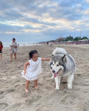 Siti Badriah Instagram - Xarendul: Daddy fotoin daddy (ampe ngengklek ngengklek)