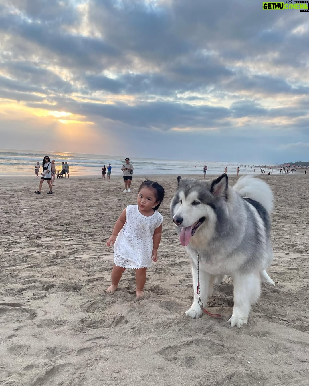 Siti Badriah - 276K Likes - Xarendul: Daddy fotoin daddy (ampe ngengklek ngengklek)