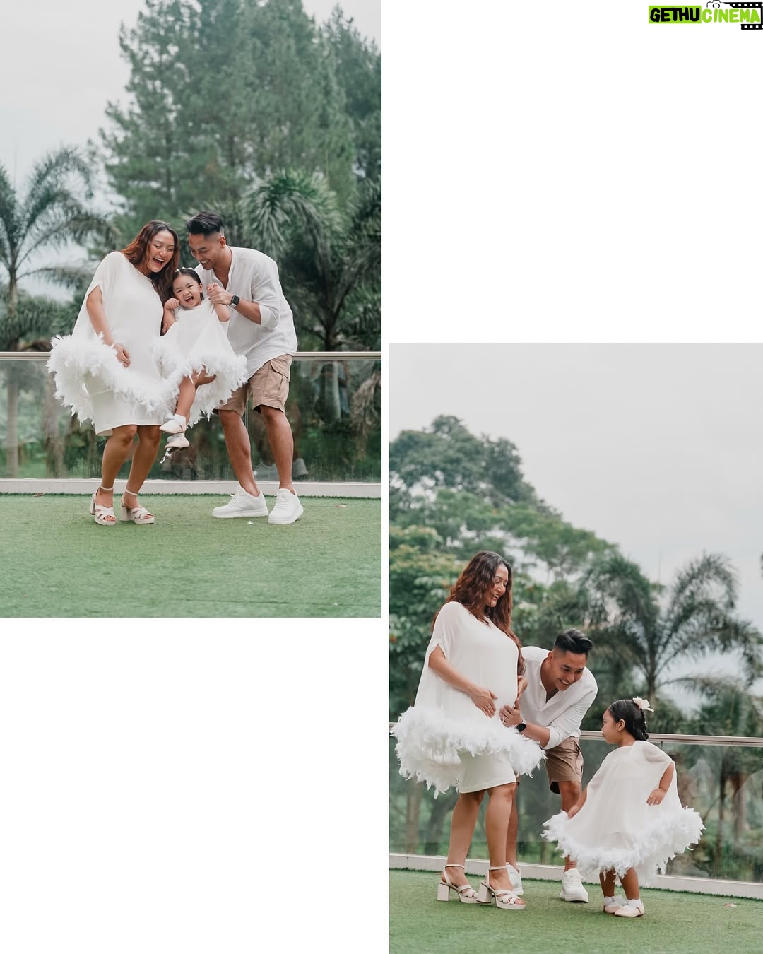 Siti Badriah - 156.8K Likes - GENDER REVEAL BABY TOCULOR!!
Ada yang bisa tebak??? Cewe apa cowo??
Full on youtube!!
Decor @tw.weddingg
