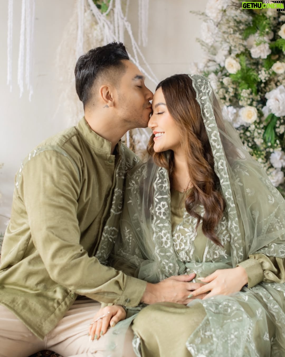 Siti Badriah - 152.6K Likes - TASYAKURAN 4 BULANAN!!
Belom punya nama euy baby siapa, dulu xarendul kan baby fruity, ini baby siapa yaa? Ada yang punya ide??
Clue: kehamilan sekarang siti ga terlalu suka buah, ga suka makanan apapun. Apa yang masuk keluar lagi. Yang ga keluar lagi cuma cumi cumi, sama jus tomat š
Kira kira apa yaa?
Thanks to:
Venue: @droyaltaposbogor
EO & planner: @gcwo.id @tw.weddingg
Decor: @tw.weddingg
Attire: @kebaya_mbok_dhe
Makeup: @nindy.makeupartist
Stylist: @choisheptia
Nails: @sarahbeautybar__
Carpet: @farahcarpetofficial
MC: @gibran.mc
Photo & video: @delight_pictures
Hampers:
@tumpengmini
@mydreamgoodies
@beeme.official
@jollytimeindonesia
@onix.id