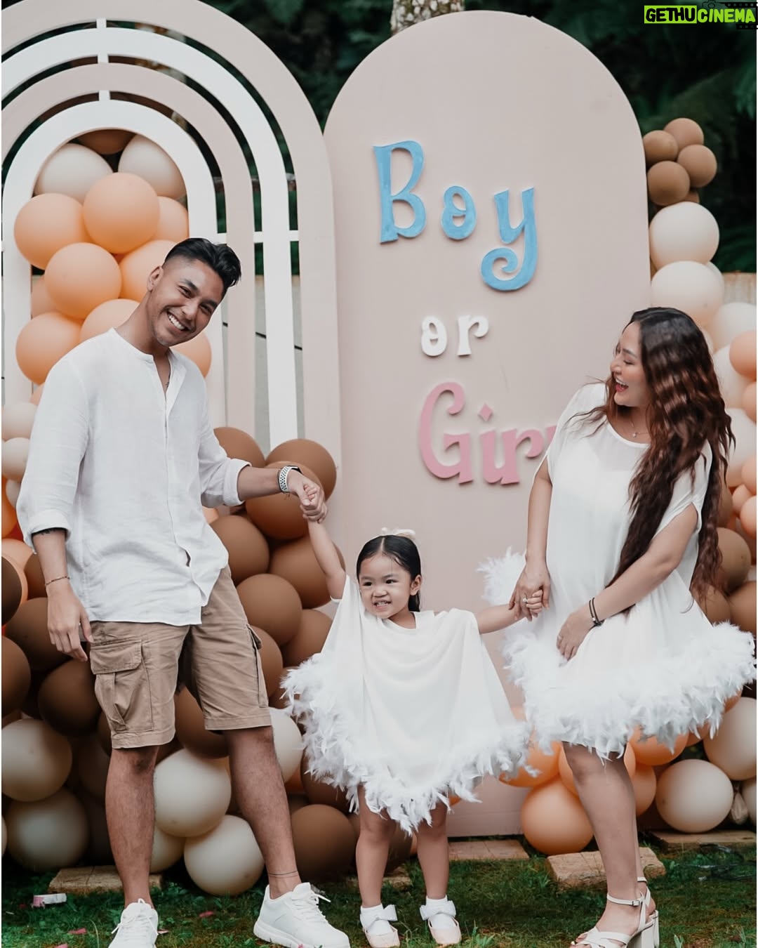 Siti Badriah - 156.8K Likes - GENDER REVEAL BABY TOCULOR!!
Ada yang bisa tebak??? Cewe apa cowo??
Full on youtube!!
Decor @tw.weddingg