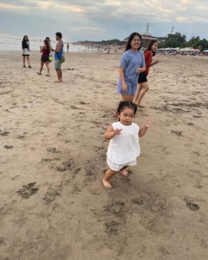 Siti Badriah Instagram - Xarendul: Daddy fotoin daddy (ampe ngengklek ngengklek)