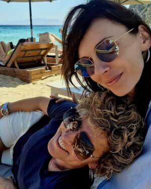 Sloboda Mićalović Instagram - ...niko ti tu vise ne zna sta je istina a sta fantazija....kad malo bolje promislim...nema istine ...samo fantazija,fantazija,fantazijaaaaaaaa...
@biljanacigoja 
#Mikonos#friends