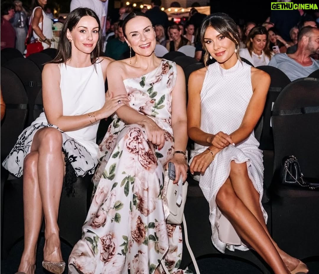 Sloboda Mićalović - 15.5K Likes - ❤️ @mirjanamicalovic @hipokampelefentokamela @belgraderiverfest @maestro_jewelers_