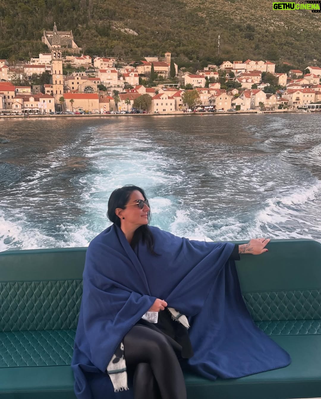 Sloboda Mićalović - 13.6K Likes - Maki 😇😎
@m_a_r___i_n_a