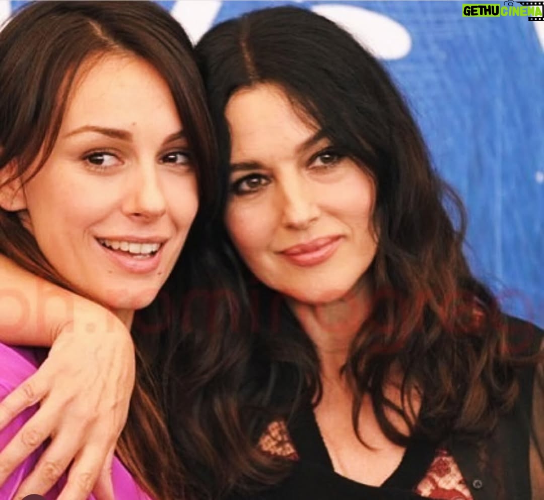 Sloboda Mićalović - 29.5K Likes - U duhu festivala u Veneciji🍀
#secnje#umetnost#kultura#stvaranje#zivot#trag#zauvek
@monicabellucciofficiel
#venicefilmfestival#film#onthemilkyroad🎬