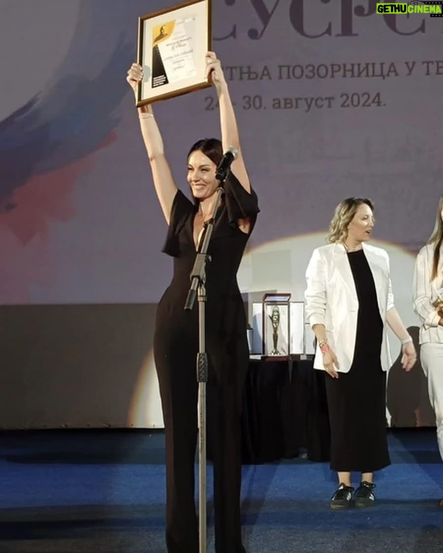 Sloboda Mićalović - 13.6K Likes - Hvala @anjuta_mandic @jelenabajicjocic @contrast.studios
Divan je osecaj naci se u ekipi ljudi koji su dobili nagradu
Milorad Mandic Manda🍀🫶🏼
Hvala najdivnijoj publici👏
I jedno veliko bravo za @andrijamilosevic_official @_njezz_ @petarbencina 🍀
Vidimo se sledece godine 🫶🏼