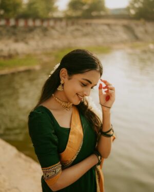 Smeha Manimegalai Instagram - 💚

Pc @its_surean 🫶
Jewel @the_pearl_jewallery 🫶

#smeha