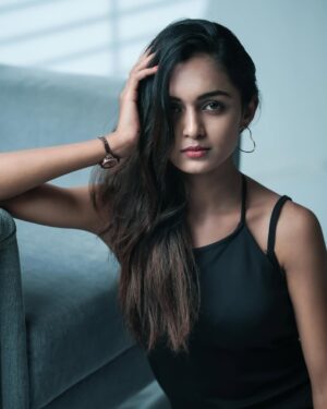 Smeha Manimegalai Instagram - Swipe>>>>🖤

Pg @photopalettestudios 

#smeha