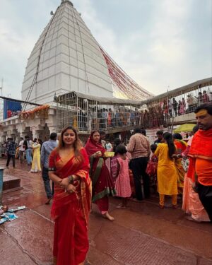 Sneha Paul Instagram - Bholenath Baba Baidyanath dham; Deoghar me mahadev ke chanon me main apne mathathaka 🙏🏼 aur maa,baba kei sath.🙏🏼

Bohat Jald sabhi 12 jyotirling ke darshan aur abhishek ka saubhagya mile, bas yahi dil hai.🙏🏼 
Har har Bhole 🔱📿

#bababaidyanathdham #harharbhola #harharmahadev #bholenath #mahadev #jyotirling