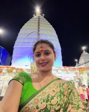 Sneha Paul Instagram - Bholenath Baba Baidyanath dham; Deoghar me mahadev ke chanon me main apne mathathaka 🙏🏼 aur maa,baba kei sath.🙏🏼

Bohat Jald sabhi 12 jyotirling ke darshan aur abhishek ka saubhagya mile, bas yahi dil hai.🙏🏼 
Har har Bhole 🔱📿

#bababaidyanathdham #harharbhola #harharmahadev #bholenath #mahadev #jyotirling