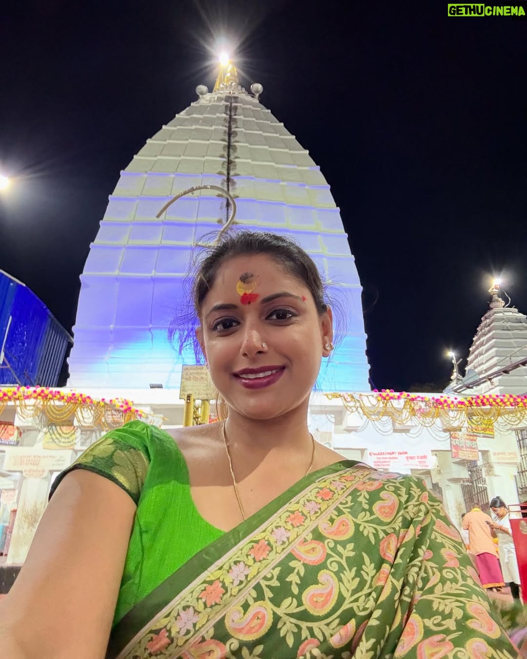 Sneha Paul - 37.5K Likes - Bholenath Baba Baidyanath dham; Deoghar me mahadev ke chanon me main apne mathathaka 🙏🏼 aur maa,baba kei sath.🙏🏼
Bohat Jald sabhi 12 jyotirling ke darshan aur abhishek ka saubhagya mile, bas yahi dil hai.🙏🏼
Har har Bhole 🔱📿
#bababaidyanathdham #harharbhola #harharmahadev #bholenath #mahadev #jyotirling