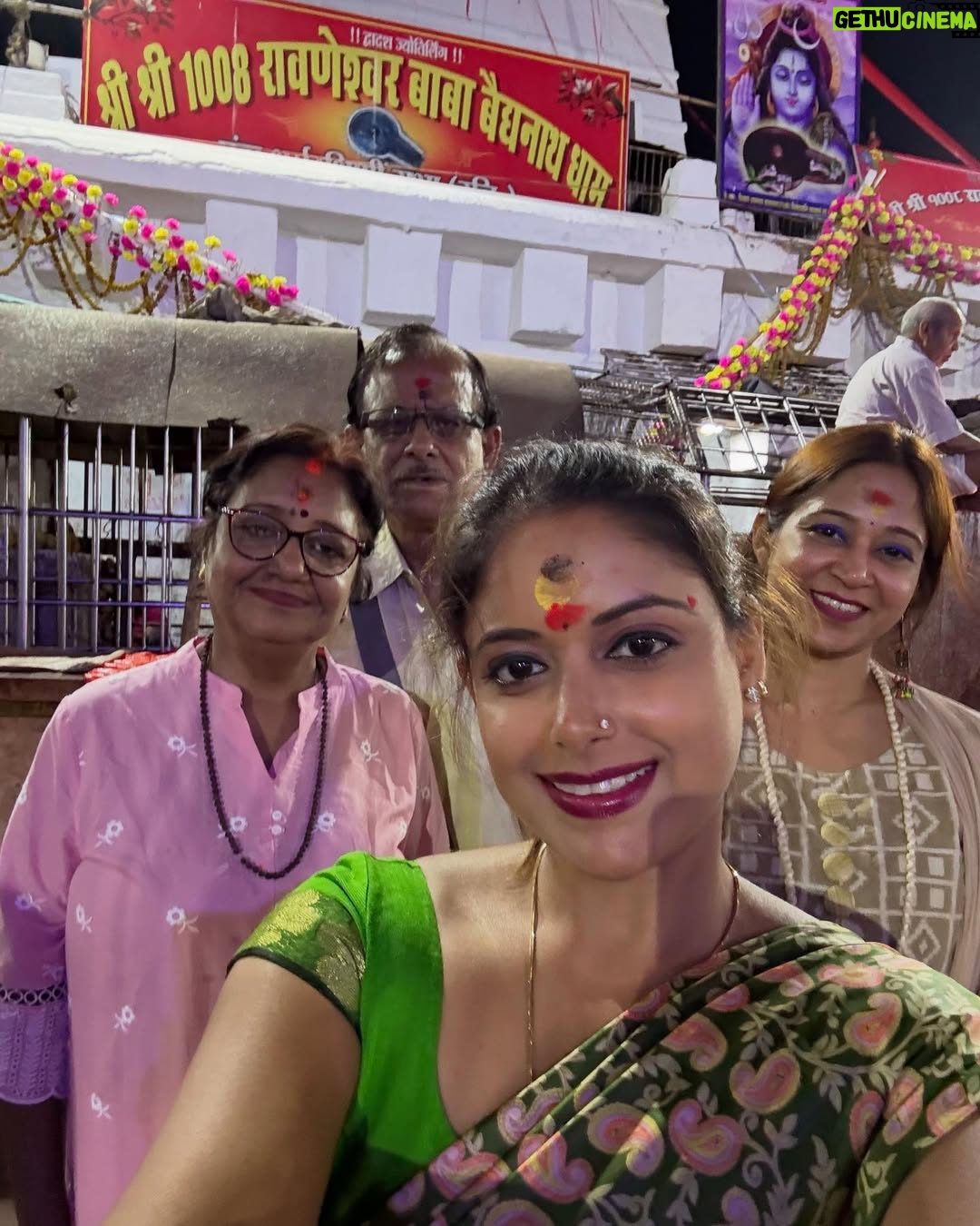 Sneha Paul - 37.5K Likes - Bholenath Baba Baidyanath dham; Deoghar me mahadev ke chanon me main apne mathathaka 🙏🏼 aur maa,baba kei sath.🙏🏼
Bohat Jald sabhi 12 jyotirling ke darshan aur abhishek ka saubhagya mile, bas yahi dil hai.🙏🏼
Har har Bhole 🔱📿
#bababaidyanathdham #harharbhola #harharmahadev #bholenath #mahadev #jyotirling
