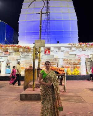 Sneha Paul Instagram - Bholenath Baba Baidyanath dham; Deoghar me mahadev ke chanon me main apne mathathaka 🙏🏼 aur maa,baba kei sath.🙏🏼

Bohat Jald sabhi 12 jyotirling ke darshan aur abhishek ka saubhagya mile, bas yahi dil hai.🙏🏼 
Har har Bhole 🔱📿

#bababaidyanathdham #harharbhola #harharmahadev #bholenath #mahadev #jyotirling
