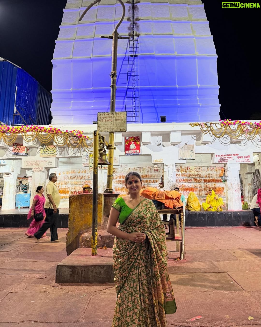 Sneha Paul - 37.5K Likes - Bholenath Baba Baidyanath dham; Deoghar me mahadev ke chanon me main apne mathathaka 🙏🏼 aur maa,baba kei sath.🙏🏼
Bohat Jald sabhi 12 jyotirling ke darshan aur abhishek ka saubhagya mile, bas yahi dil hai.🙏🏼
Har har Bhole 🔱📿
#bababaidyanathdham #harharbhola #harharmahadev #bholenath #mahadev #jyotirling