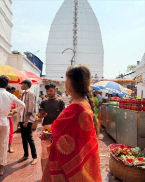 Sneha Paul Instagram - Bholenath Baba Baidyanath dham; Deoghar me mahadev ke chanon me main apne mathathaka 🙏🏼 aur maa,baba kei sath.🙏🏼

Bohat Jald sabhi 12 jyotirling ke darshan aur abhishek ka saubhagya mile, bas yahi dil hai.🙏🏼 
Har har Bhole 🔱📿

#bababaidyanathdham #harharbhola #harharmahadev #bholenath #mahadev #jyotirling