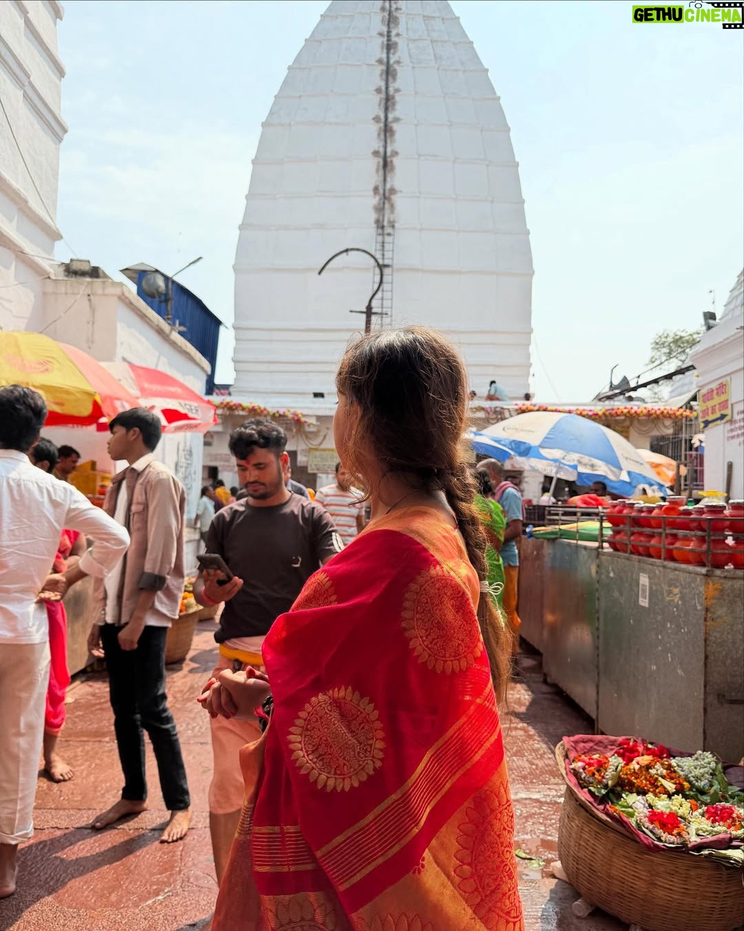 Sneha Paul - 37.5K Likes - Bholenath Baba Baidyanath dham; Deoghar me mahadev ke chanon me main apne mathathaka 🙏🏼 aur maa,baba kei sath.🙏🏼
Bohat Jald sabhi 12 jyotirling ke darshan aur abhishek ka saubhagya mile, bas yahi dil hai.🙏🏼
Har har Bhole 🔱📿
#bababaidyanathdham #harharbhola #harharmahadev #bholenath #mahadev #jyotirling
