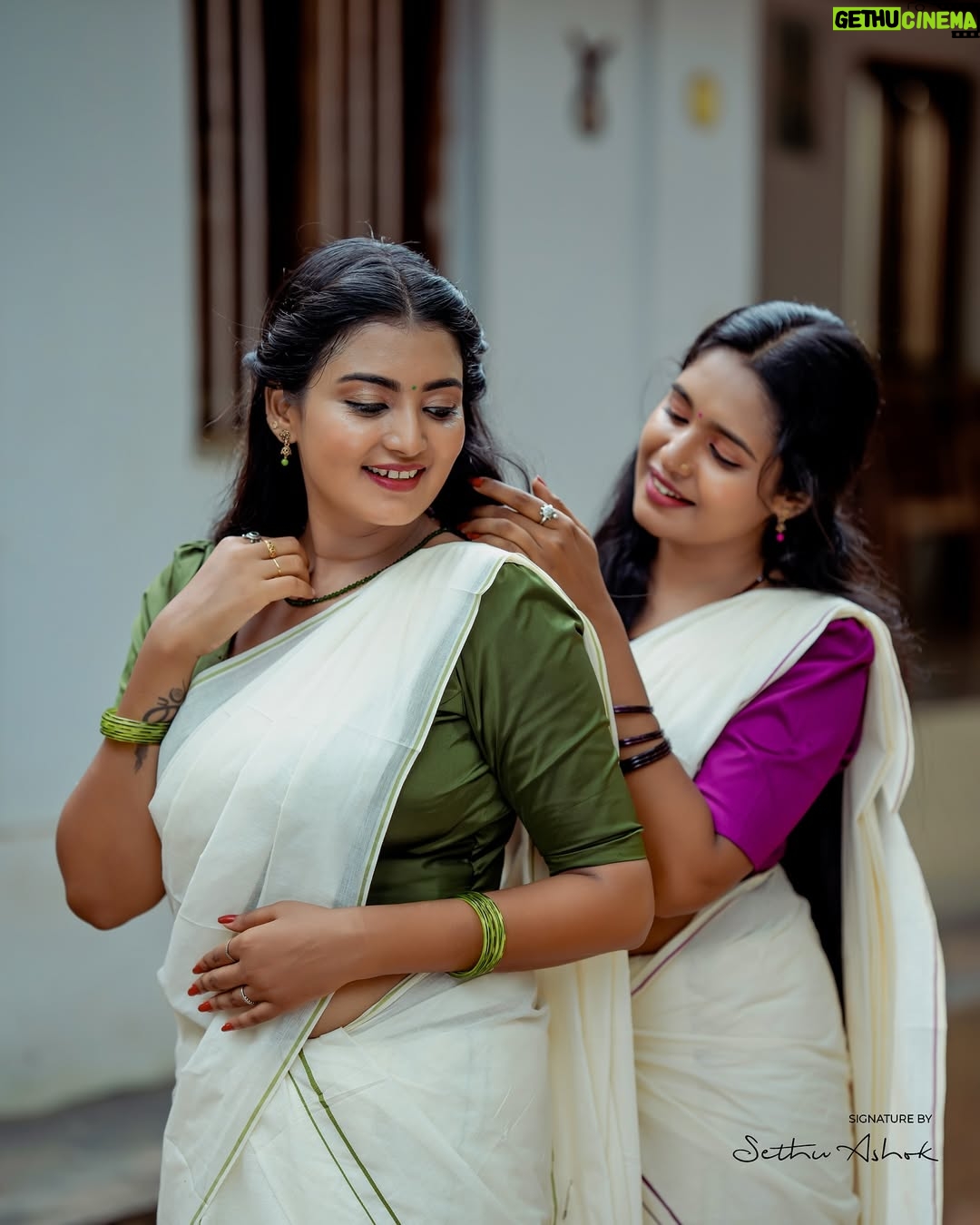 Snisha Chandran - 2.8K Likes - 💚💜
🥻 @ar_handlooms_kuthampully
📸 @signature_by_sethuashok
💄 @by_namitha_makeover_studio_
#picofthedays #vishu #happyvishu #mallumodels #like #vishuphotography😘♥️