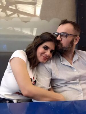 Sofia Caiche Instagram - Mi aşkım mi compañero de vida hoy está de cumpleaños #42 gracias por estar siempre para nosotros, papá Dios te siga bendiciendo con mucha salud 🙏🤗 te amo ❤️ que vivaaa el cumpleañero e e e eh 🎂🎉🎊

“Seni çok seviyorum aşkım, bana ulaştığın için teşekkür ederim”

#Miandroide #Mibravito
