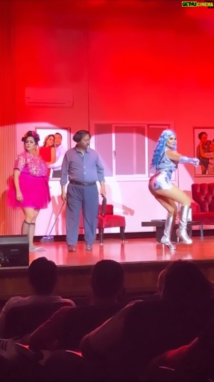 Sofia Caiche - 13.8K Likes - Trabajar con ellos suena asĆ š
@roflotv @roberto_chavezt @flor_mpalomeque @davichoreinoso @cathvelastegui @laparejafeliz_oficial ā¤ļø
Los esperamos HOY sƔbado y Domingo 8:30pm #TeatroFedenador
š Las entradas estĆ”n desde $15 y las puedes comprar en las islas de TicketShow en el mall del Sol y los Riocentros del Ceibos y Entrerios, tambiĆ©n lo puedes comprar en la pĆ”gina de TicketShow o en la boleterĆa del teatro hoy a partir de las 16h30
TE ESPERAMOS š¤