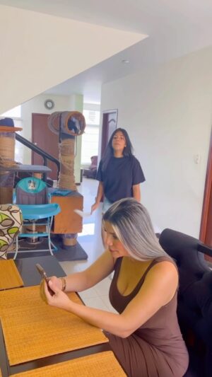 Sofia Caiche Instagram - Papitos pilas con @importadora_santacruz cotiza y compra los útiles escolares al 📲 0997987240 

📍 Pio Montúfar 102 y Aguirre 

Importadora Santacruz tu socio comercial y Almacén de CONFIANZA ❤️