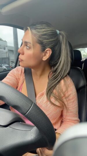 Sofia Caiche Instagram - Que se sienta que es Viernes 🤣😎🎤
 #PilasYMosca en el semáforo 👀👀👀👀