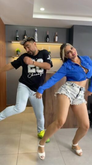 Sofia Caiche Instagram - Es HOY es HOY 7 pm se subirá en YouTube otra entrevista de @unshowdecachet esta JUERTE!! Si no estás preparado no lo veas 😱😈🔥

Pilas que conmigo aprenderás los nuevos Trend @alexpluasoficial 🤣😋