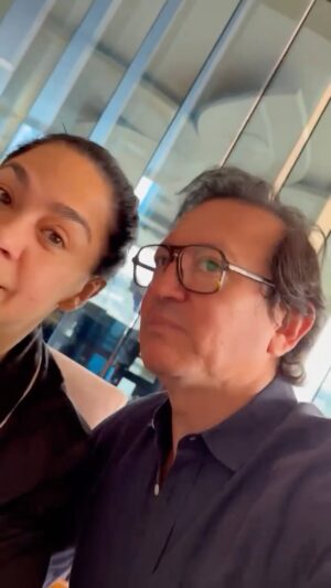 Sofia Caiche Instagram - Parece que recién salió del hospital 🤣🤣🤣

Sábado 8 de marzo 
último día Teatro San Gabriel