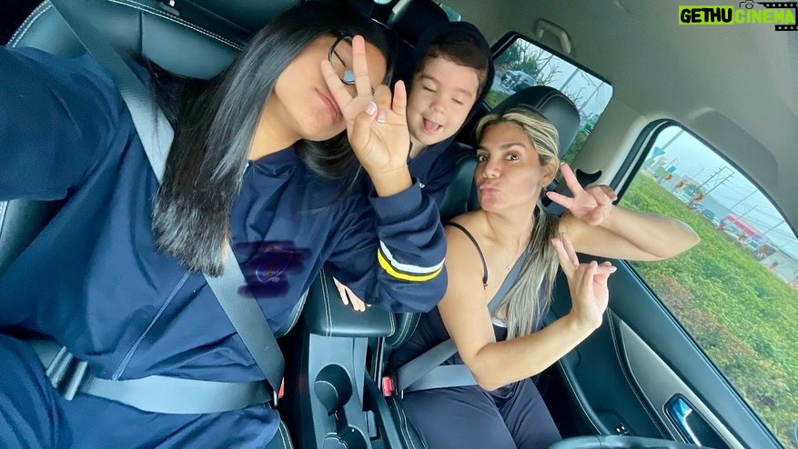 Sofia Caiche - 18.7K Likes - Arrancamos este día hermoso 🤩
22/08/2020 #4 años desde que llegó mi terremoto hacernos vibrar en casa, sustos, alegrías y todo un torbellino de emociones 😋🥰
Siempre serán mis bebés, faltas tú mi bebecito @pieroperasso 😋
Mi mejor rol 🙏 ser mamá 😍
Que viva el cumpleañero e e eh 🎂🎉🎊🎈 #babySavash 👶🏻