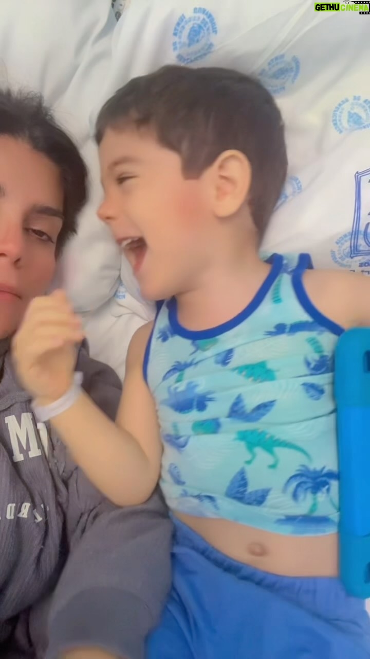 Sofia Caiche - 21.3K Likes - Otra vez !!! š¤ ay Savash Savash siempre me carga nerviosa y preocupada š.
Bue aquĆ estaremos unos dĆas y mi vida se pone en pausa š.
Besitos a todos š
