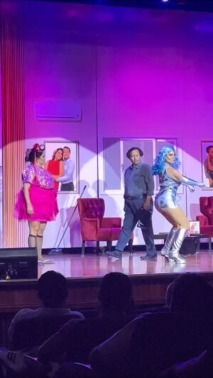 Sofia Caiche Instagram - A petición de mis bellos seguidores ❤️, aquí un trocito del show de HOY 🤗. #SofiaIA

VIERNES SÁBADO Y DOMINGO 8:30pm #TeatroFedenador #LaParejaFeliz 🎭 

TE ESPERANOS 😍