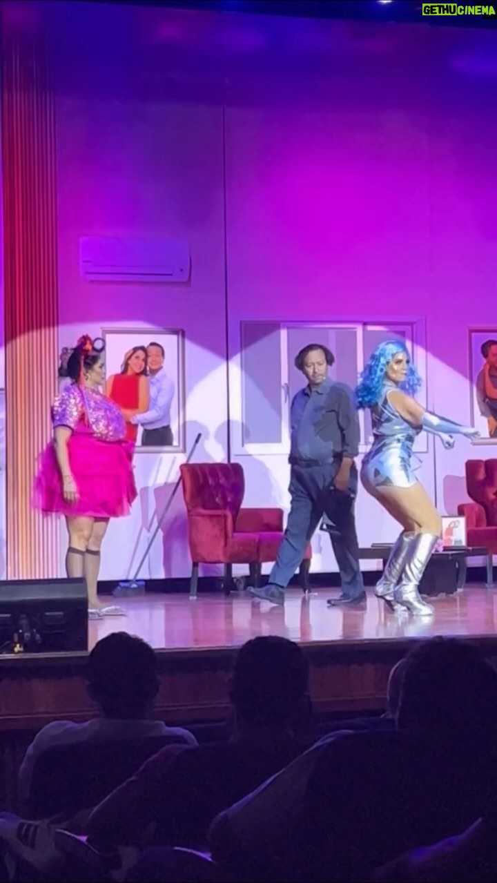 Sofia Caiche - 15.1K Likes - A petición de mis bellos seguidores ā¤ļø, aquĆ un trocito del show de HOY š¤. #SofiaIA
VIERNES SĆBADO Y DOMINGO 8:30pm #TeatroFedenador #LaParejaFeliz š
TE ESPERANOS š