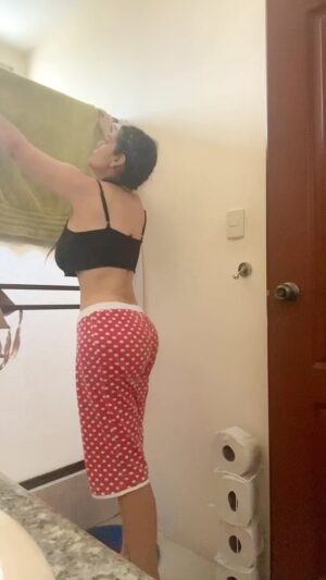 Sofia Caiche Instagram - Y así arrancó mi Julio con humor 🤗🥳🤣!! 
Lindo inicio de semana y mes para todos 😍
#Humor #PorMasCosasLindas 🙏 #TeAmoMiAndroide 🧔🏻‍♂️❤️