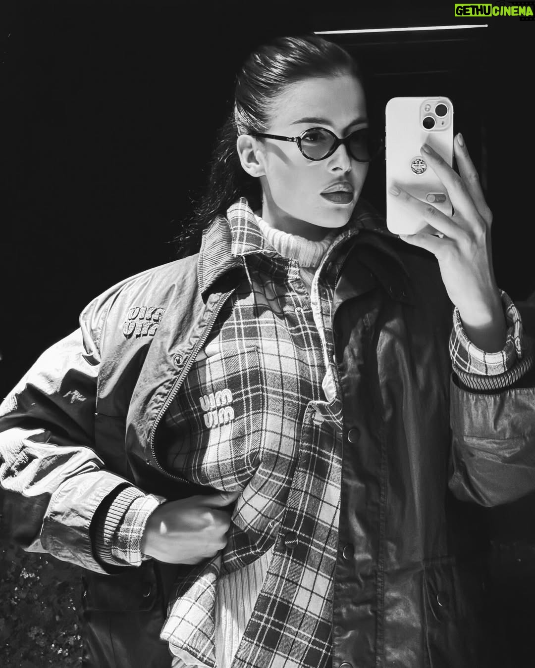 Sofia Nikitchuk - 45.3K Likes - long story short 🌗🌖🌕