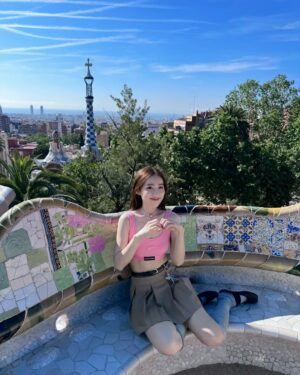Sofiee Ng Hoi-yan Instagram - In Gaudí‘s 🍭🍬🍩🧁
#parkguell #barcelona #gaudi