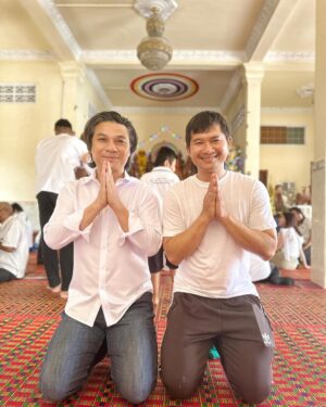 Sokun Nisa Instagram - អនុមោទនា​ #បិណ្ឌទី៤​  ជូនបុណ្យបងប្អូនទាំងអស់គ្នាផង🙏🙏🙏 #Sokunnisa_Family 🩷😍🌷🙏🏻🙏🏻🙏🏻