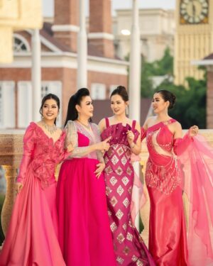 Sokun Nisa Instagram - ដាក់មួយAlbum តែម្តងទៅ​ កូលាបស្រស់ឆេីតឆាយ💖​ 
AlexEntertainment Agency 
Dress by Sothea Ny Tailors 💕
Make up by #Semakeup_Artis 💄