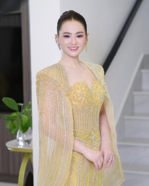 Sokun Nisa Instagram - កាលពីយប់មិញមិនបានផុស​ ហ្វេនសួររក​ រវល់មិនបានផុសរូបអោយទាន់ពេលទេបងប្អូន💛💛😍😍​សម្លៀកបំពាក់​ត្រៀមសម្រាប់ព្រឹត្តិការ​ណ៍ #សាទរកម្ពុជា​ ❤️️🎉🇰🇭🎉❤️️

ឆ្នៃម៉ូដយ៉ាងពិសេសដោយហាង​  #មង្គលខ្មែរ​✂️ #TiTanic ✂️​ 
Makeup by #ZonoAlen💄#Happynewyear2025 🎊🎉🎊🎉🎊🎉🎈🎈🎈🎈🎆🥰🥰🥰
