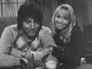 Soledad Silveyra Instagram - 53 años de Rolando Rivas, taxista🚕

Podría decir que fue el momento más hermoso de mi vida artística. Migré, Satur y todo ese elenco maravilloso que tenía Rolando Rivas.

Gracias a la vida por esta oportunidad que me dio y me valió estar en el inconsciente colectivo de los argentinos por muchos, muchos años y seguiremos! 

Besos a todos ❤️
