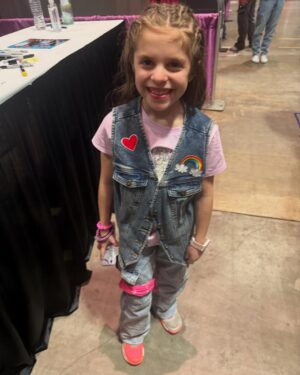 Soleil Moon Frye Instagram - My heart is full of the deepest love and gratitude for the incredible joy, love and kindess that I felt this past weekend at #90scon (with a whole lot of 80’s Punky love as well) I met the most amazing loving beings. We shared stories, laughter, and tears. I was moved beyond words. These beautiful lights of love along with so many brought me SO much joy Thank you to their amazing mamas @misscherylann & @cornelli4tography for sharing the Punky spirit with me. I am forever in the deepest thanks to everyone for the love you gave me to me. I felt it deeply and love to you all. Thank you @thats4ent & your incredible team for your magic & the truly epic weekend. 
🌈❤️🧡💚💙💛💜🌈