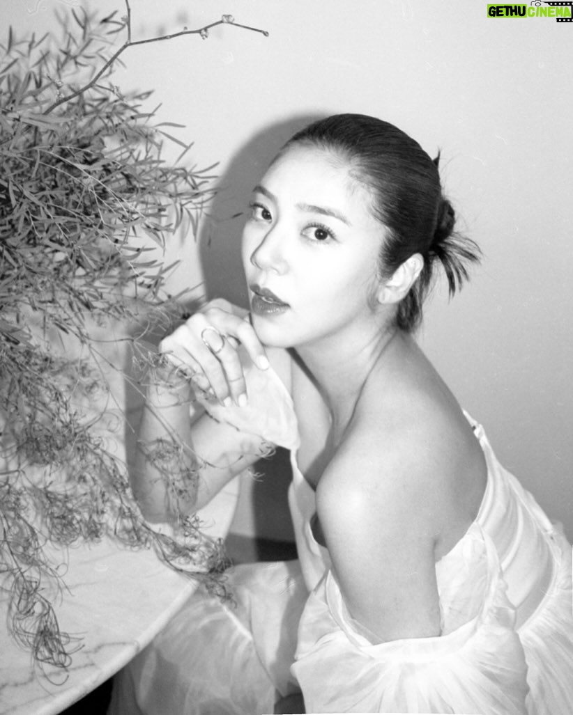 Son Dam-bi - 16.8K Likes - 나의 특별한 여정을 위해
잊지 못할 만삭사진🎁🎉
Thx to❤️ 👗 @kayla__be @kaylabennet_official @kaylabennet_bangkok_official
📸 @noma.house
💇♀️ @80_lee_ji_hye_hair
💄 @mujin81
