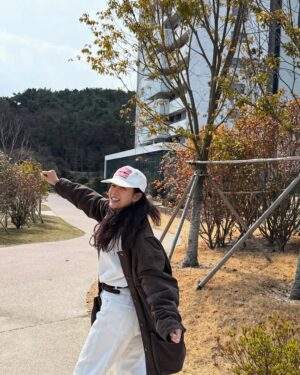 Son Ye-jin Instagram - 👻