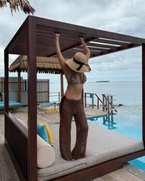 Sonal Chauhan Instagram - And it continues @travelwithjourneylabel 
Experiencing The unmatchable magic of @furaverimaldives 🤎 🐆 
@travelwithjourneylabel
@furaverimaldives 

#Furaveri #FuraveriMaldives #JourneyLabel #TravelWithJourneyLabel #ThinkHolidayThinkJourneyLabel #ManyMemories
