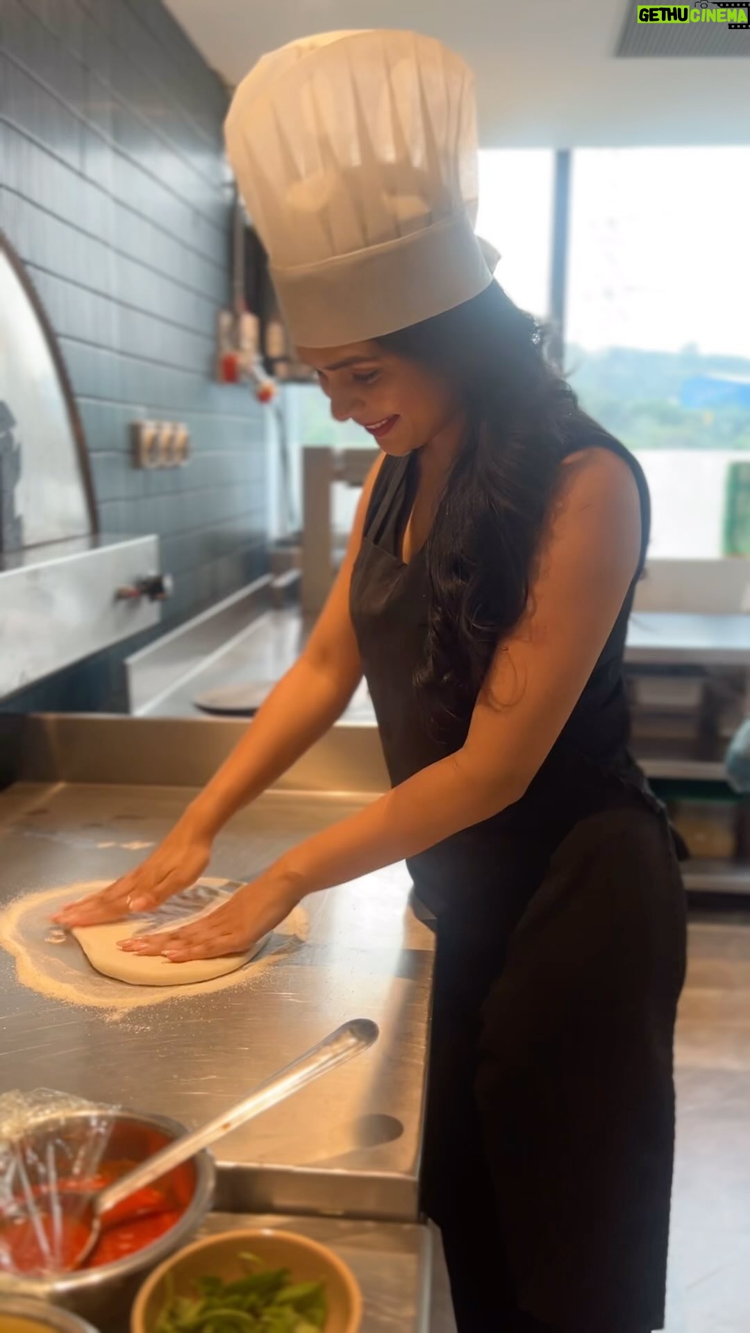 Sonal Vengurlekar - 1K Likes - 😍🍕🍕🍕🍕🍕
#trendingreels #pizza