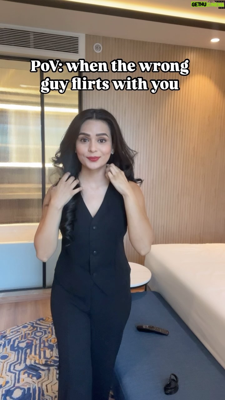 Sonal Vengurlekar - 1.6K Likes - Baal khula ya band ??? 😂😍
#reelitfeelit #explore #expression #cute #acting #love #smile #girl #viral #reels #funny #relatable #flirty #flirting #srk #viral #bollywood