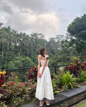 Song Ha-young Instagram - 𝗔𝗸𝘂 𝘀𝘂𝗸𝗮𝗮𝗮 𝗕𝗮𝗹𝗶 𝗯𝗮𝗻𝗴𝗲𝘁😛🫧🍃

#ViceroyBali #CasCadesBali #AkoyaSpaBali