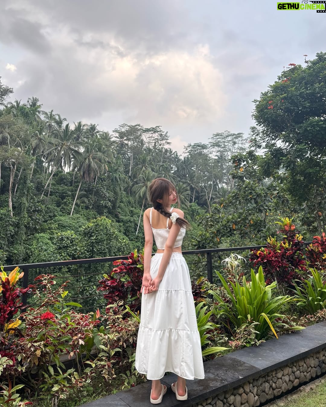 Song Ha-young - 171.6K Likes - 𝗔𝗸𝘂 𝘀𝘂𝗸𝗮𝗮𝗮 𝗕𝗮𝗹𝗶 𝗯𝗮𝗻𝗴𝗲𝘁😛🫧🍃
#ViceroyBali #CasCadesBali #AkoyaSpaBali