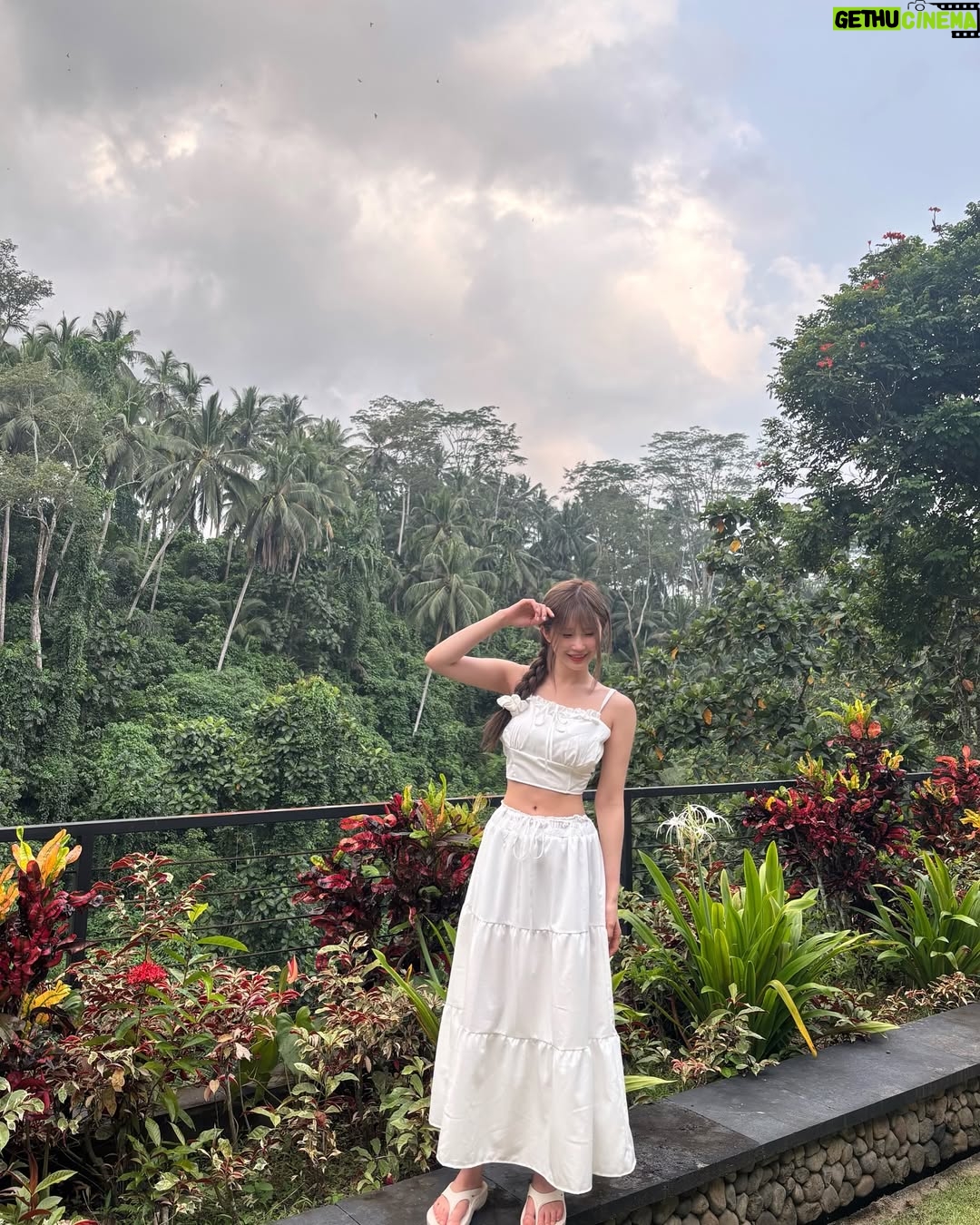 Song Ha-young - 171.6K Likes - 𝗔𝗸𝘂 𝘀𝘂𝗸𝗮𝗮𝗮 𝗕𝗮𝗹𝗶 𝗯𝗮𝗻𝗴𝗲𝘁😛🫧🍃
#ViceroyBali #CasCadesBali #AkoyaSpaBali
